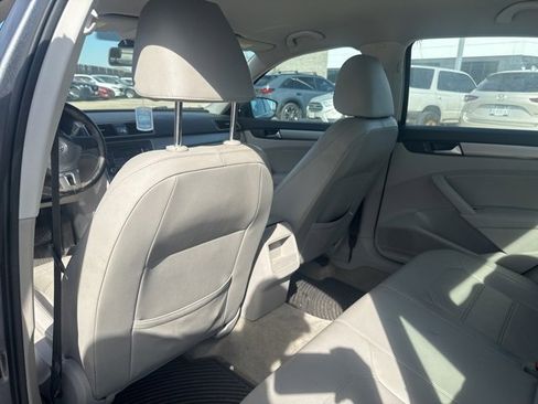 Used 2015 Volkswagen Passat 1.8T Limited Edition image 18