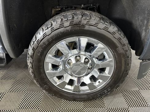 Used 2019 GMC Sierra 2500 Denali w/ Duramax Plus Package AWD/4WD image 32