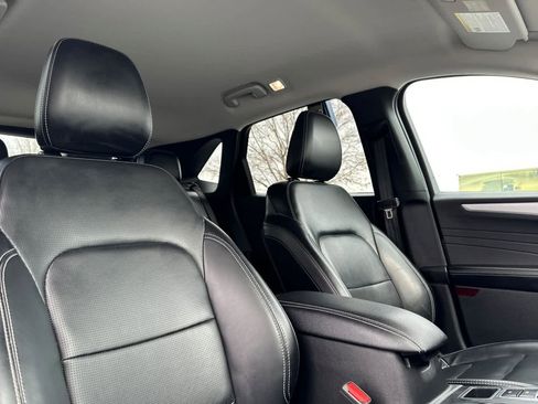 Certified 2025 Ford Escape Platinum image 17