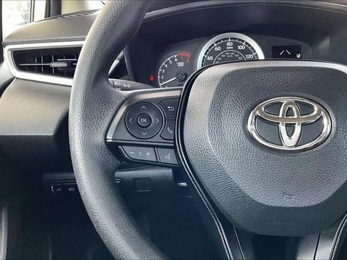 Used 2020 Toyota Corolla LE image 24