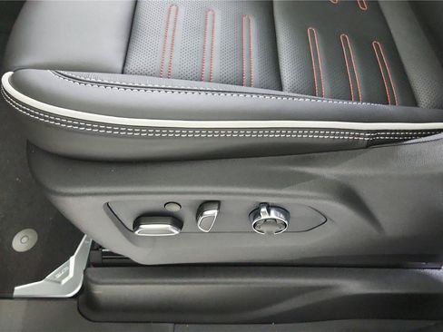 New 2026 GMC Yukon AT4 Ultimate AWD/4WD image 12