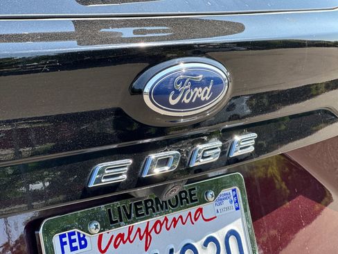 Used 2024 Ford Edge Titanium image 49