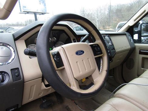 Used 2010 Ford F350 Lariat image 14