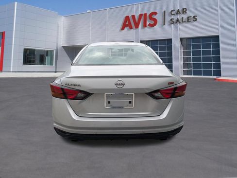 Used 2025 Nissan Altima 2.5 SR FWD image 7