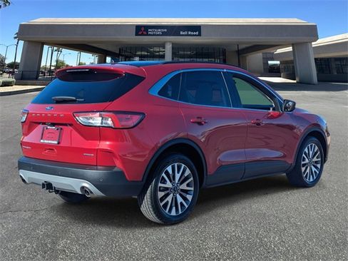 Used 2022 Ford Escape Titanium w/ Class II Trailer Tow Package image 6