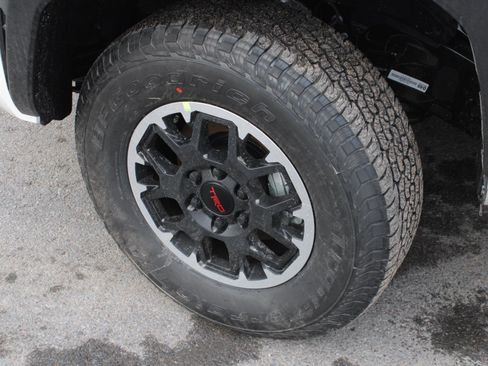 New 2026 Toyota Tacoma TRD Off-Road AWD/4WD image 8