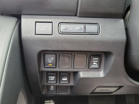Used 2023 Nissan Frontier SV w/ SV Convenience Package AWD/4WD image 13