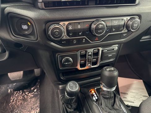 New 2025 Jeep Wrangler Sport S image 24