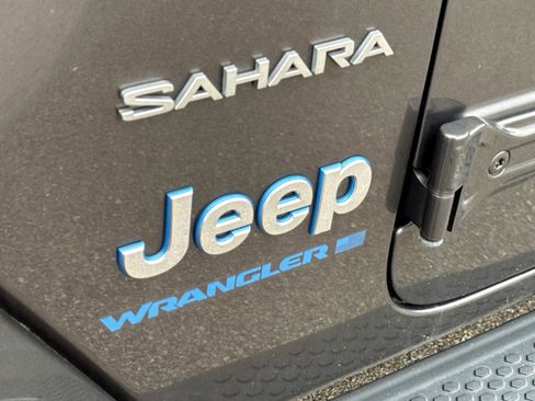 Used 2023 Jeep Wrangler Unlimited Sahara w/ Cold Weather Group image 6