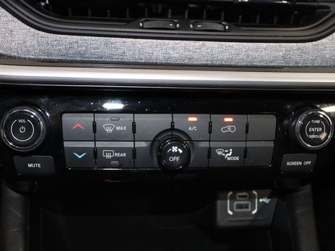 Used 2025 Jeep Compass Latitude AWD/4WD image 42