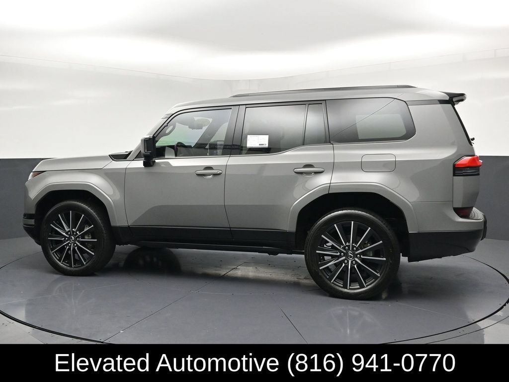 Used 2025 Lexus GX 550 w/ Accessory Package (2T) AWD/4WD image 34