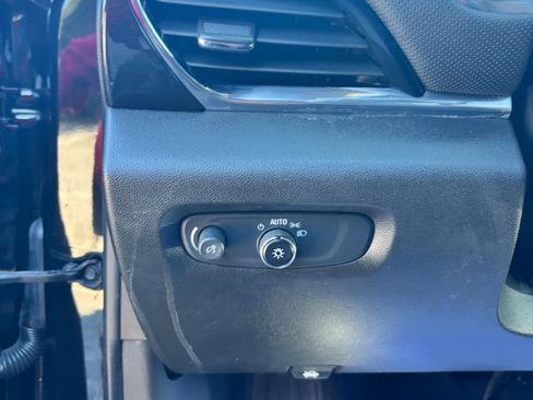 Used 2022 Chevrolet Traverse RS w/ LPO, 'HIT The Road' Package FWD image 16