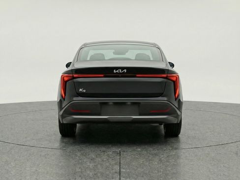 Used 2025 Kia K4 LXS image 7