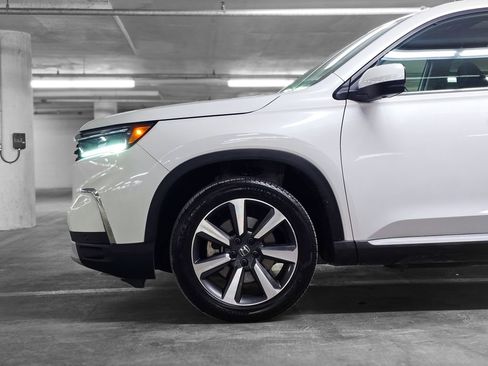 Certified 2023 Honda Pilot Elite image 16