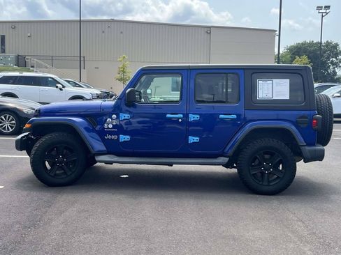 Used 2019 Jeep Wrangler Unlimited Sahara w/ Cold Weather Group AWD/4WD image 6