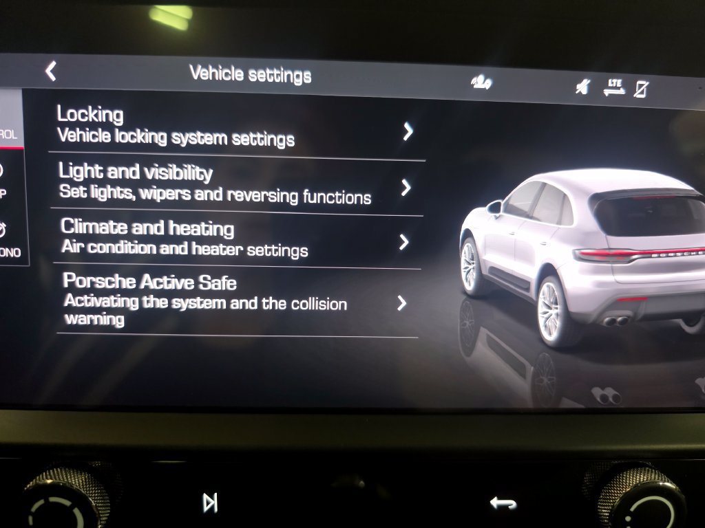 Certified 2026 Porsche Macan S AWD/4WD image 43