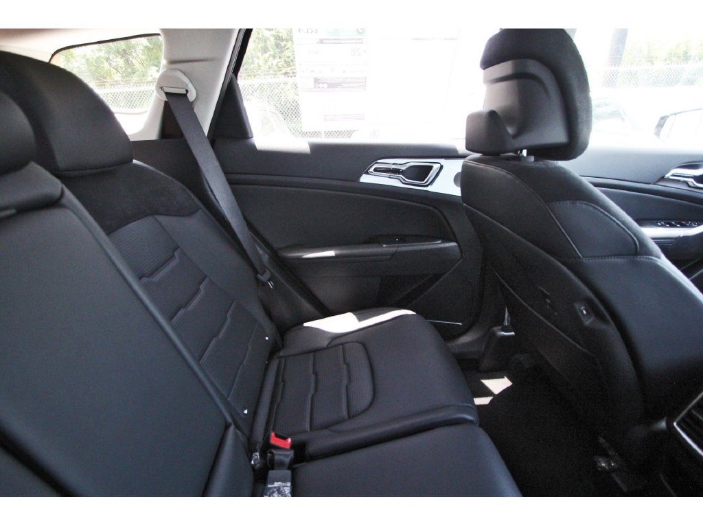 New 2026 Kia Sportage SX FWD image 13