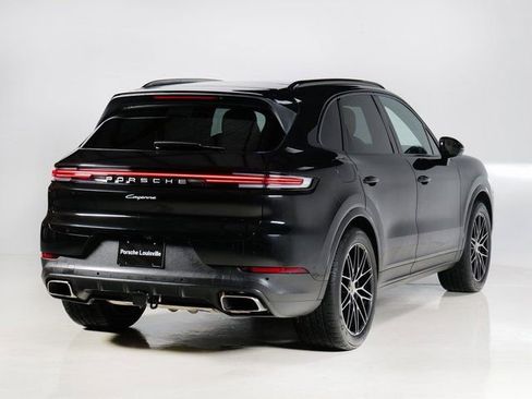 Used 2025 Porsche Cayenne image 8