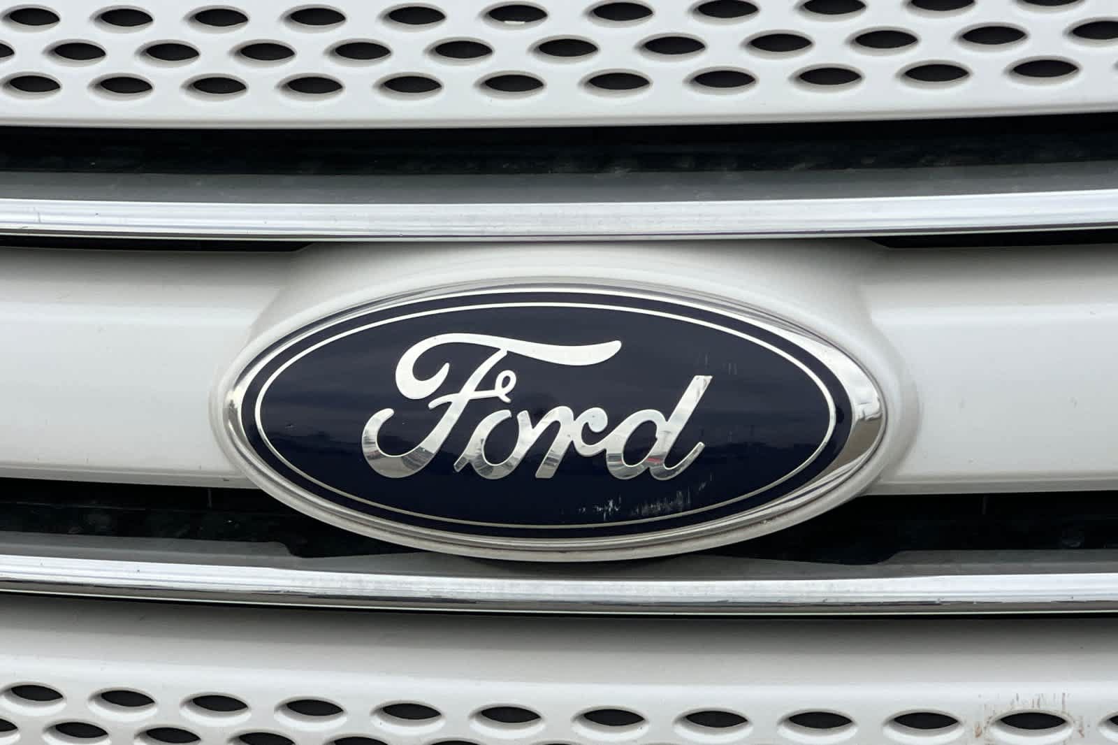Used 2014 Ford Explorer Limited w/ Equipment Group 302A FWD image 16
