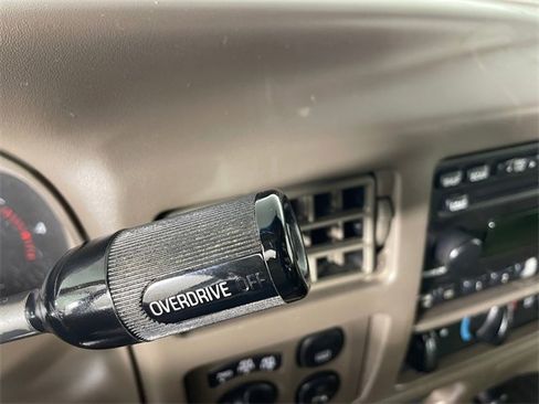 Used 2001 Ford Excursion Limited image 10