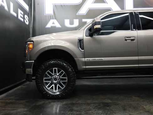 Used 2018 Ford F250 Lariat w/ Lariat Value Package image 14