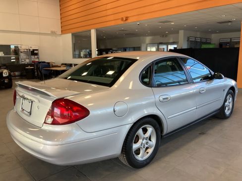 Used 2000 Ford Taurus SES image 5
