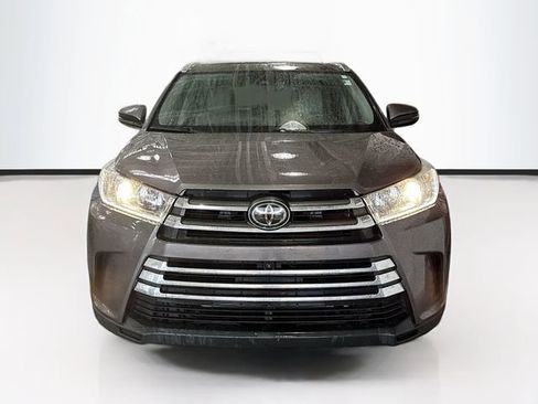 Used 2017 Toyota Highlander Limited Platinum image 4
