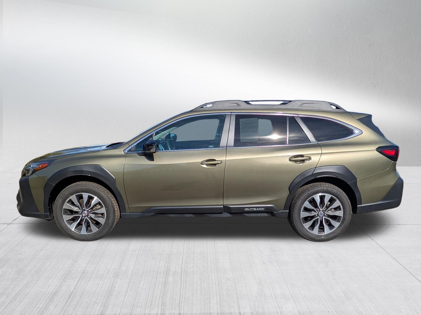 Used 2025 Subaru Outback Limited w/ Tech Package 3 AWD/4WD image 7