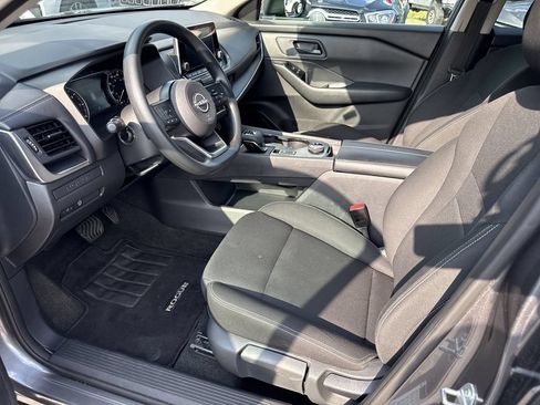 Used 2024 Nissan Rogue S AWD/4WD image 10
