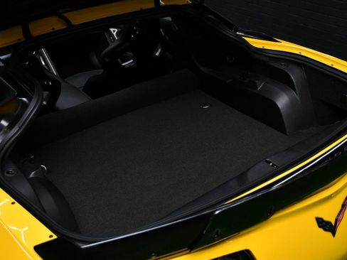 Used 2015 Chevrolet Corvette Z06 w/ 3LZ Preferred Equipment Group RWD image 53