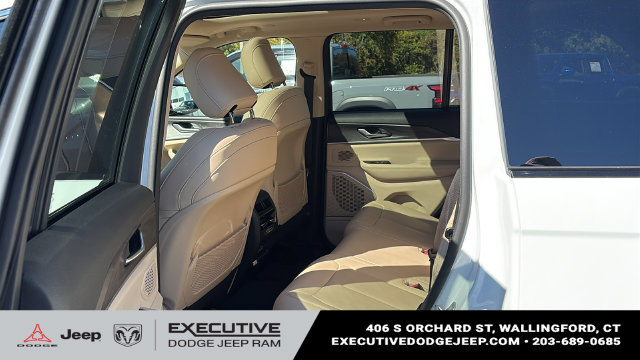 Used 2022 Jeep Grand Cherokee Limited AWD/4WD image 24