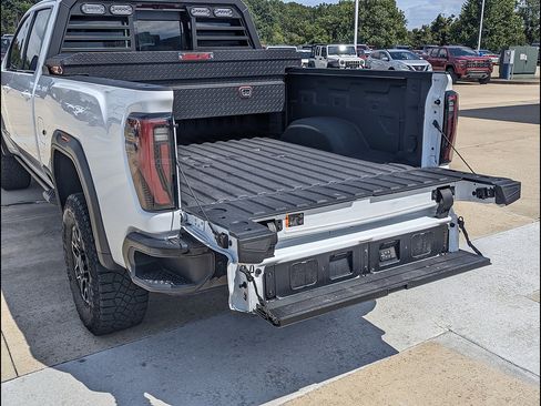 Used 2026 GMC Sierra 2500 AT4X AWD/4WD image 15