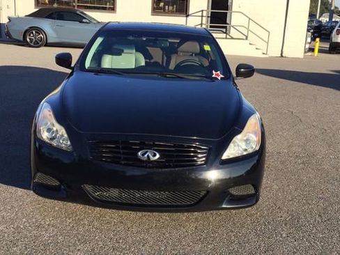 Used 2009 INFINITI G37 Journey w/ Premium Pkg image 2