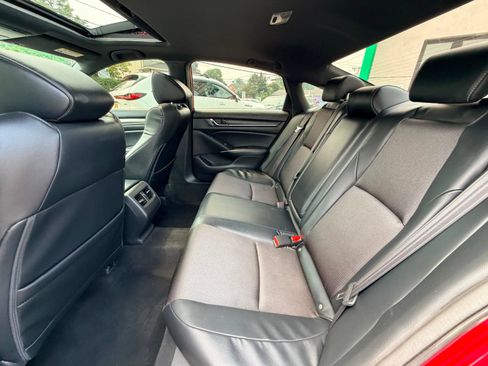 Used 2018 Honda Accord Sport image 18