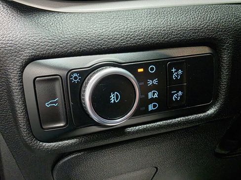 Used 2024 Ford Explorer XLT w/ Equipment Group 202A AWD/4WD image 15