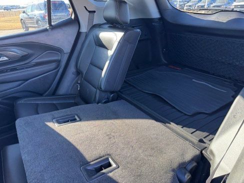 Used 2022 GMC Terrain SLT w/ Infotainment Package II image 26
