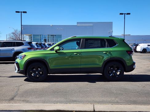 New 2026 Volkswagen Taos SEL image 3