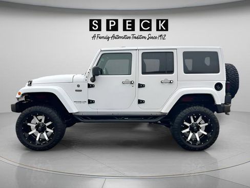 Used 2016 Jeep Wrangler Unlimited Sahara image 2