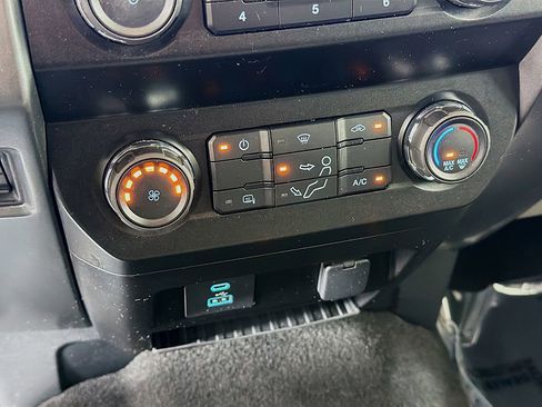 Used 2020 Ford F250 XLT AWD/4WD image 32