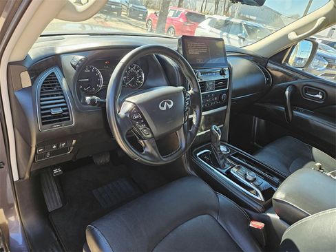 Used 2024 INFINITI QX80 Luxe image 13