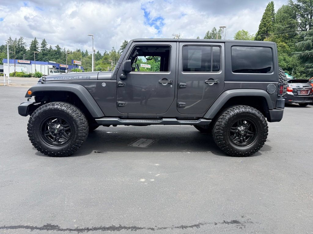Used 2017 Jeep Wrangler Unlimited Sport AWD/4WD image 2