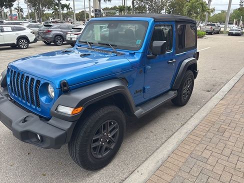 Used 2024 Jeep Wrangler Sport S image 9