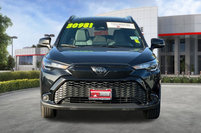 Certified 2024 Toyota Corolla Cross AWD Hybrid w/ Moonroof Package image 11