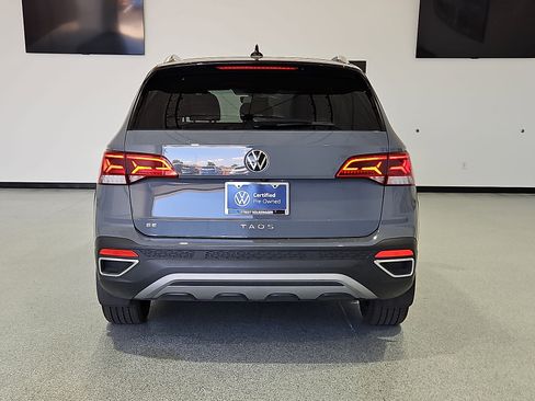 Certified 2023 Volkswagen Taos SE w/ Panoramic Sunroof Package FWD image 7