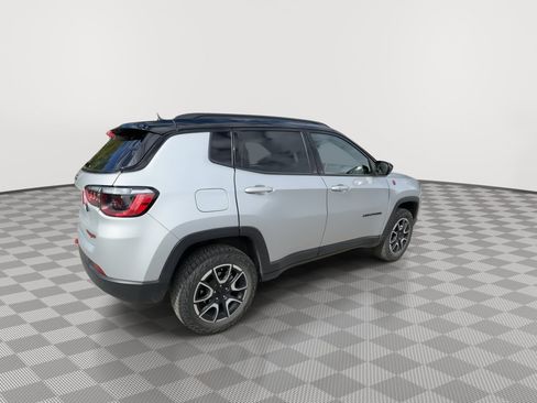 Used 2024 Jeep Compass Trailhawk AWD/4WD image 8