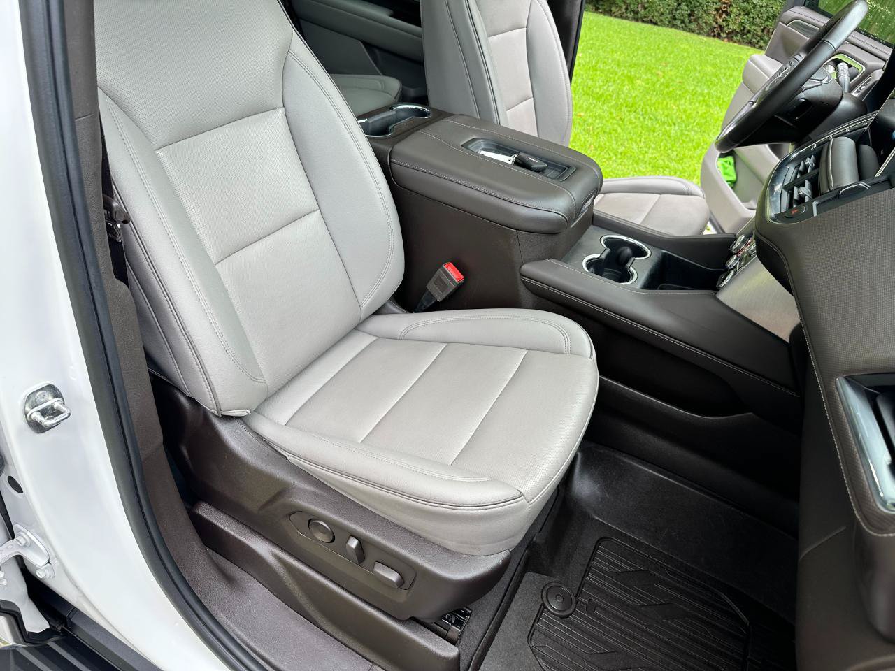 Used 2022 GMC Yukon SLT w/ SLT Premium Package RWD image 34