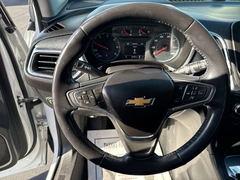 Used 2018 Chevrolet Equinox LT FWD image 17