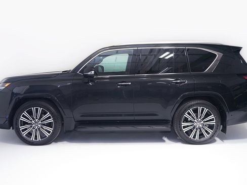 Used 2026 Lexus LX 700h Luxury AWD/4WD image 4