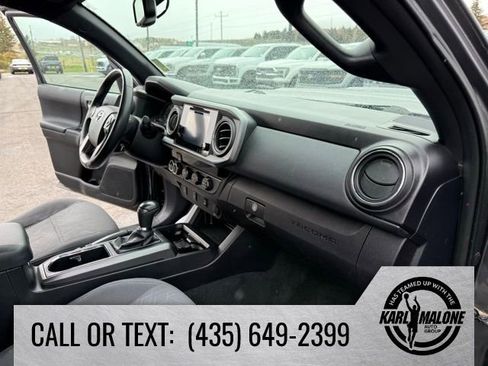 Used 2016 Toyota Tacoma TRD Sport w/ Towing Package AWD/4WD image 31