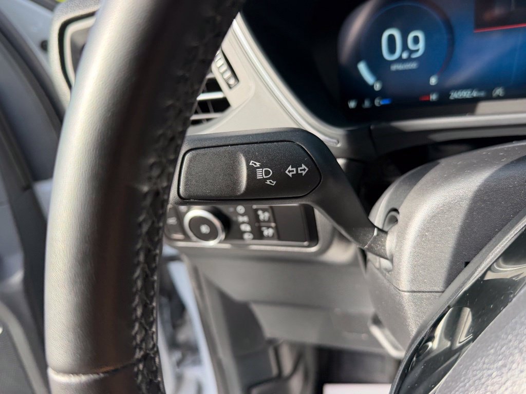 Certified 2025 Ford Escape Platinum AWD/4WD image 33